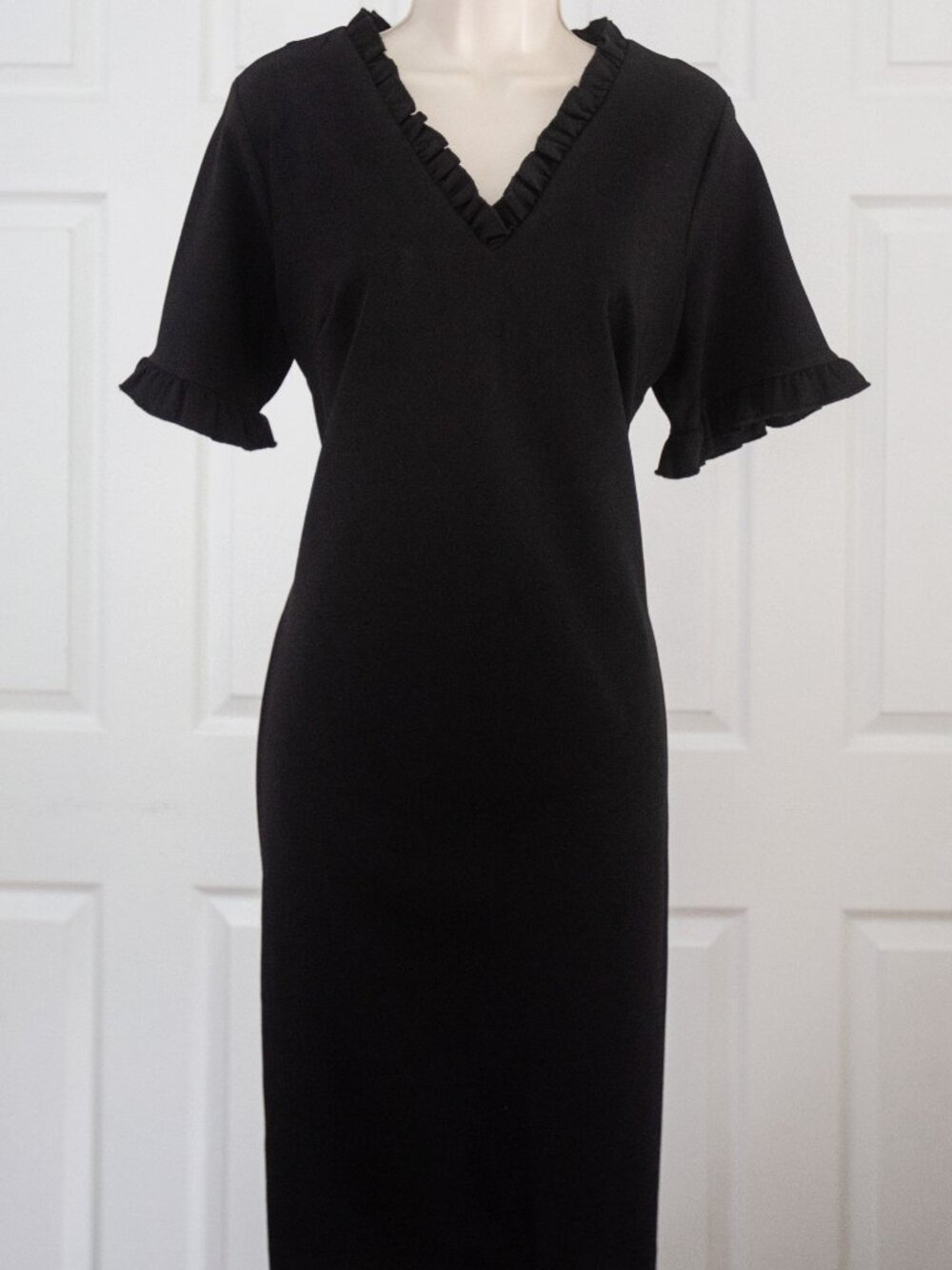 Black V‑Neck Ruffle Sleeve Midi Dress